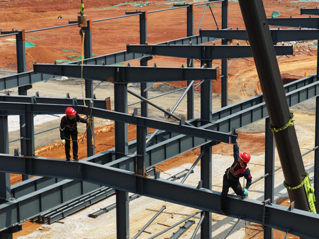 嘉禾：坚守岗位施工忙