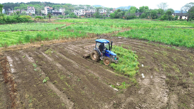 经济
农业
春耕
农机
拖拉机
田园
