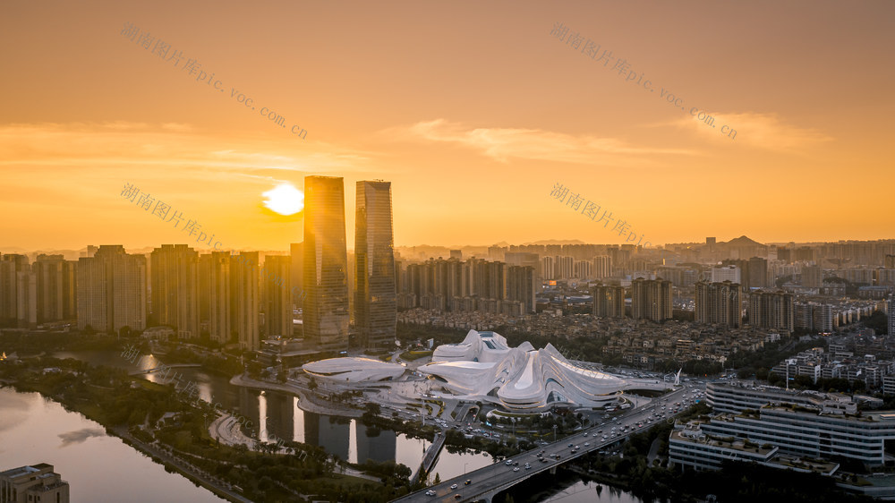 长沙梅溪湖日落黄昏航拍 长沙梅溪湖日落黄昏 长沙梅溪湖 梅溪湖景区 梅溪湖国际会展中心 城市地标 建筑群 城市景观 现代建筑 城市风光 长沙城市航拍 长沙城市地标 城市生活 长沙日落 长沙梅溪湖国际文化艺术中心