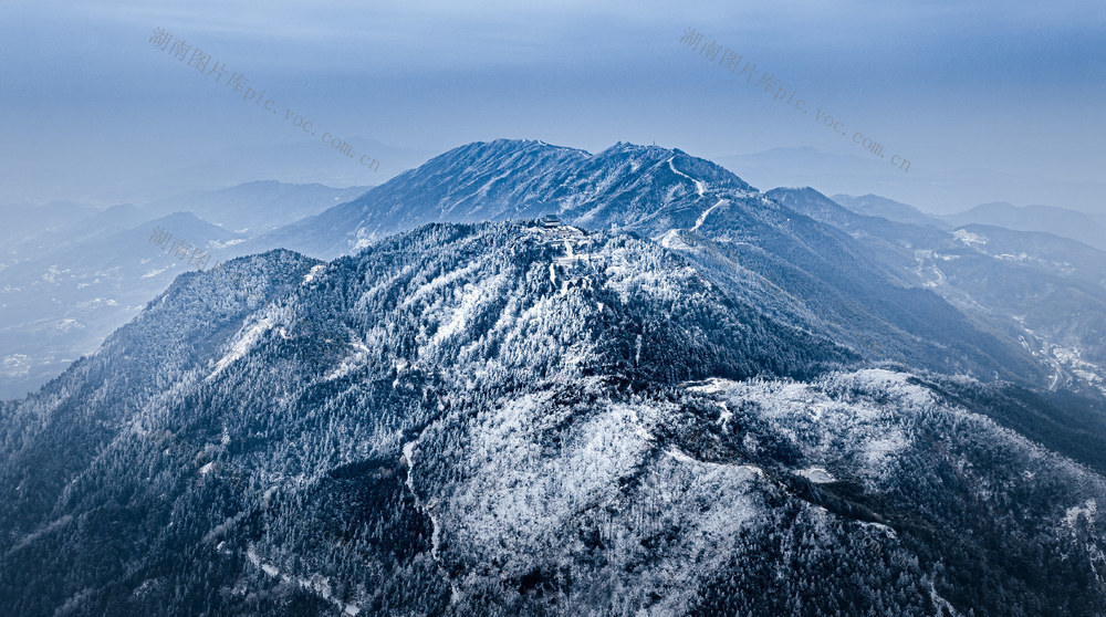 岳阳平江大云山森林公园雪景 岳阳平江 大云山雪景 岳阳旅游景区 湖南雪景 高山雪景 山顶道观 中国风美景