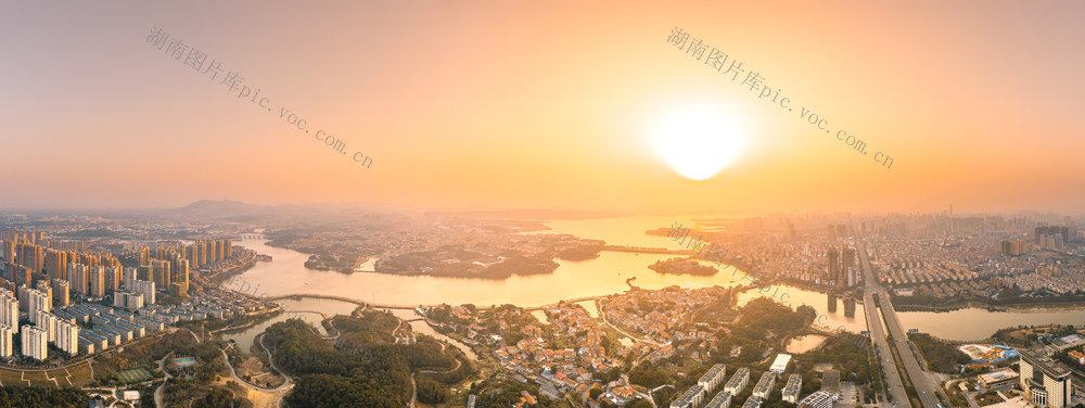 岳阳城市日落航拍全景 岳阳自然风光 岳阳城市航拍全景 岳阳日落全景照片 湖南岳阳风光