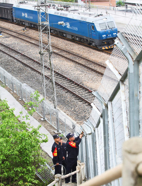吉首铁警开展防洪防讯安全检查