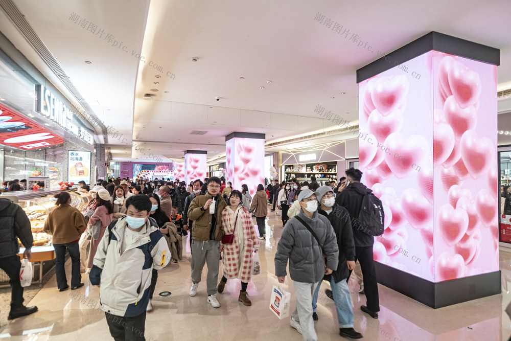 长沙情人节步行街头 长沙步行街 长沙黄兴步行街 长沙旅游 长沙街景 长沙夜景 长沙人流