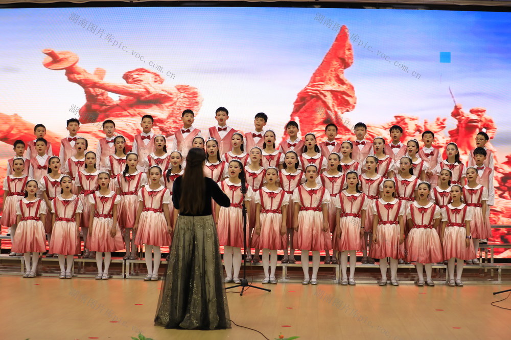 建制班 合唱 比赛 铭记 革命 历史