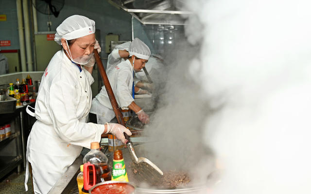 厨师 比赛 厨艺 展示 炒菜 大锅菜 学校 食堂 食品 技能 校园