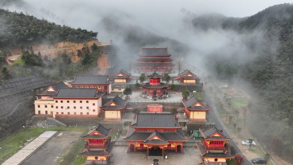 郴州市  王仙岭  云雾  仙境 
 相山寺  山脉  人间仙境  布达拉宫  网友  湘南版的布达拉宫