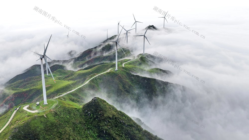 湖南 常宁 天堂山 云雾 风电机组 山峰 杜鹃 美景
