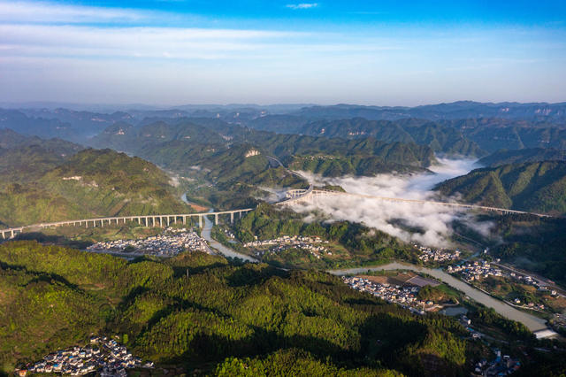 云海   吉首  山川  高速  河流 