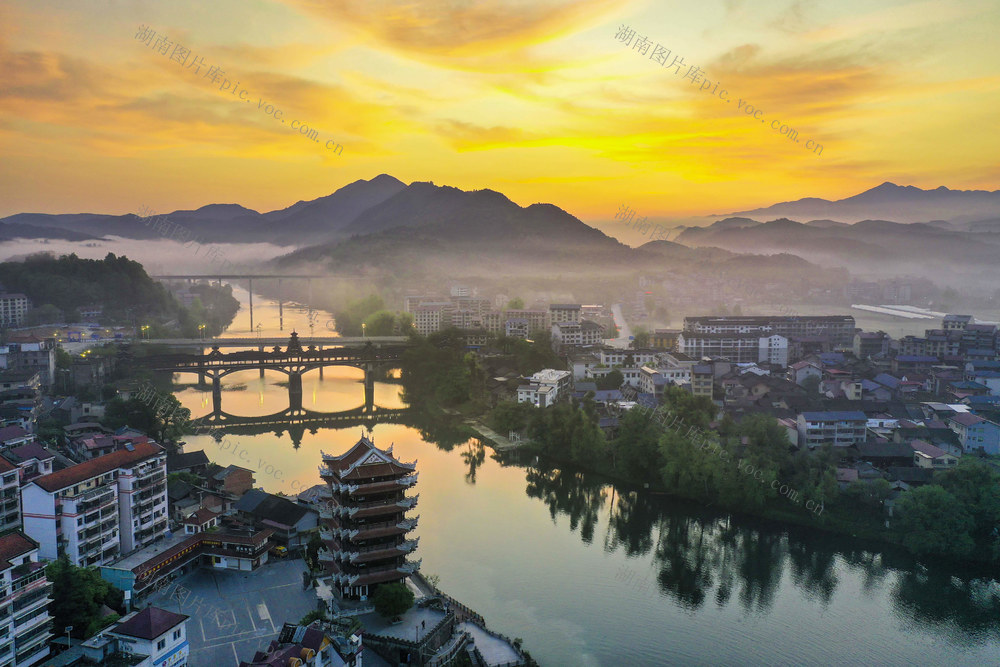   春天  风景   旅游  美丽山城  乡村振兴   山水人文