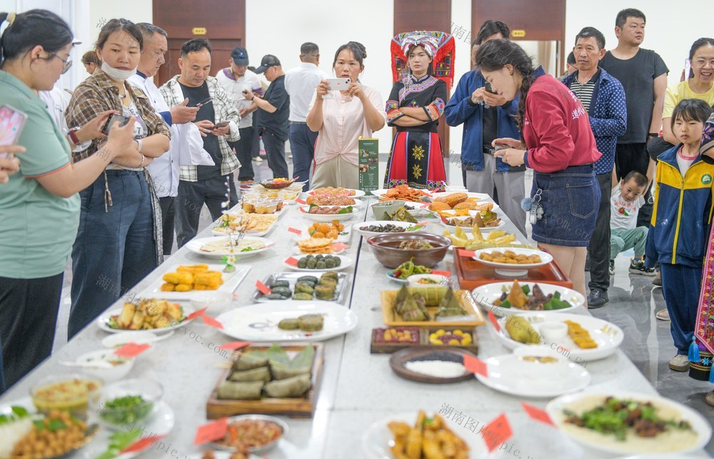 湖南道县：群英赛味续烟火