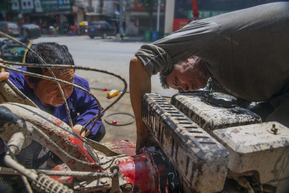 修理农机       高手 