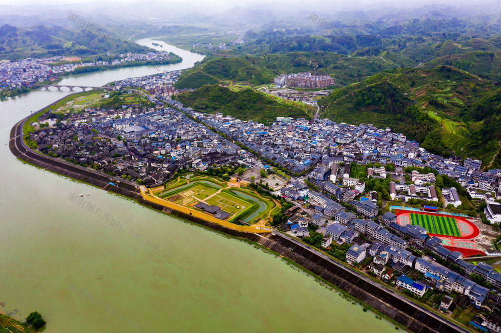 绿色  古城  龙山  里耶古镇