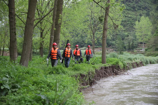 湘西龙山  雨后特巡 保供电