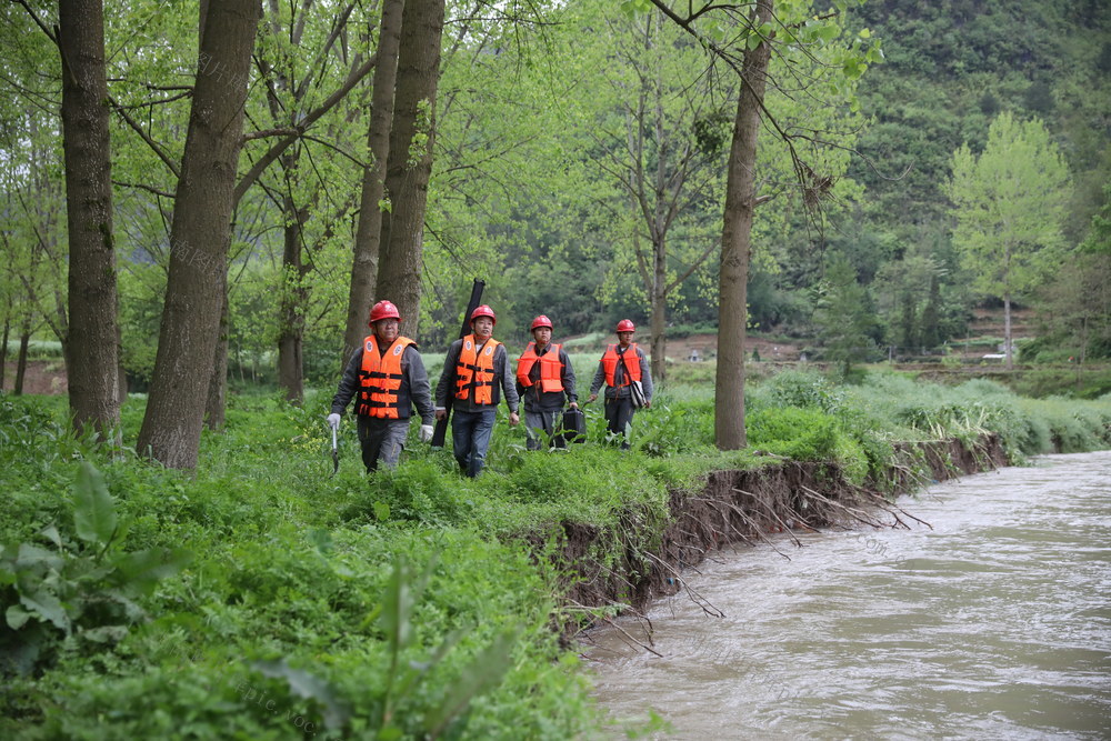 湘西龙山  雨后特巡 保供电