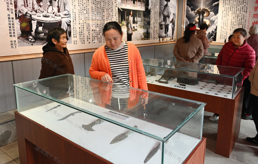 博物馆 村博物馆 陈列 展示 参观 群众 老物件 乡土记忆 历史 变迁 精神家园 老照片 文物 游客