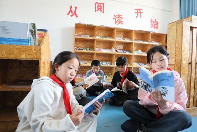  世界读书日    书香满校园
 