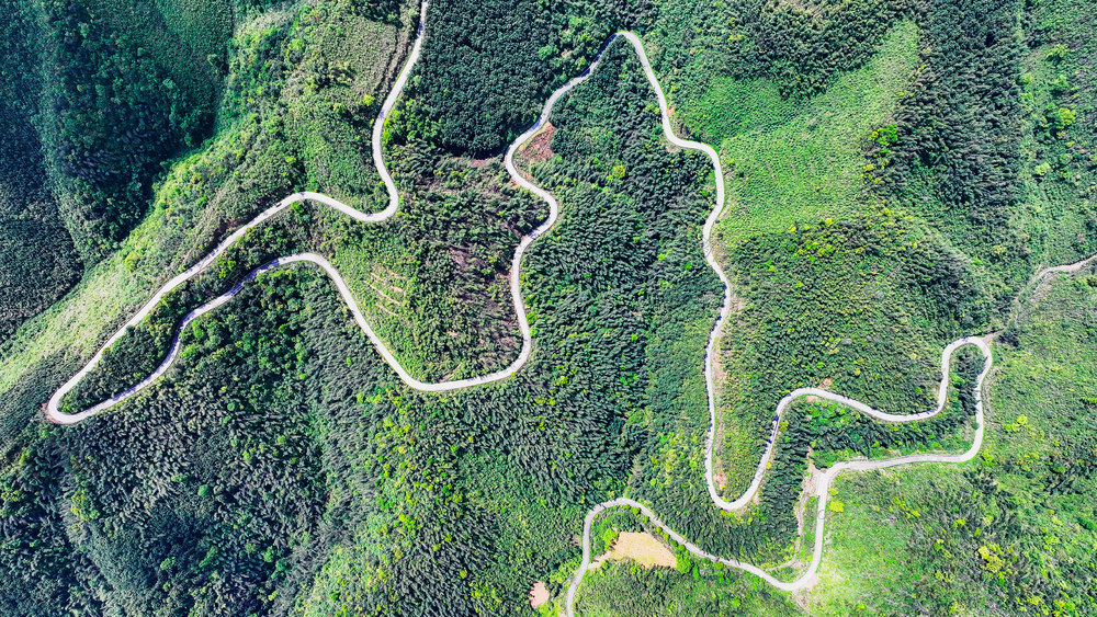 公路  交通  山路  弯弯  瑶乡