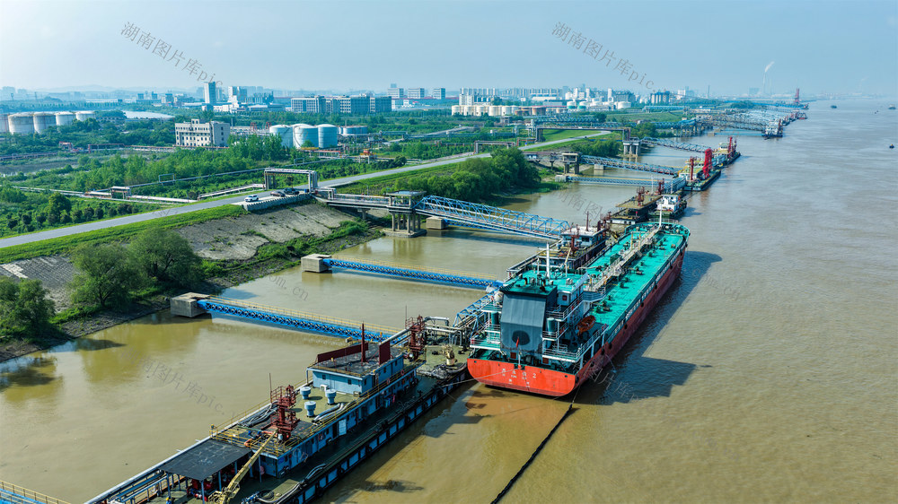 守护好一江碧水