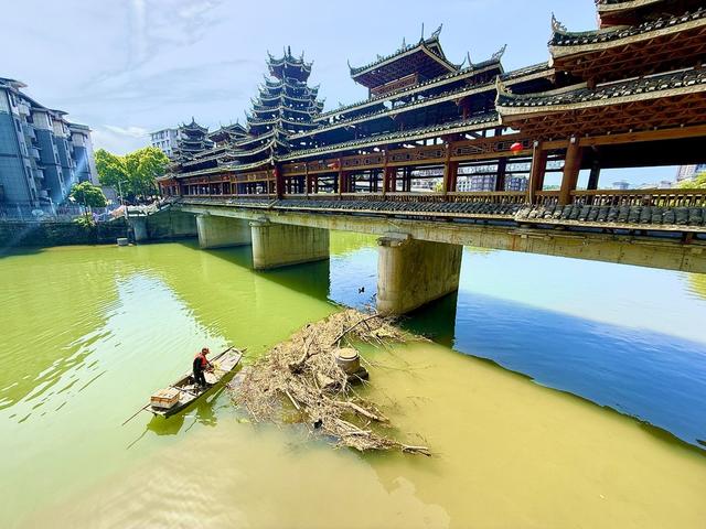 守护碧水清波
