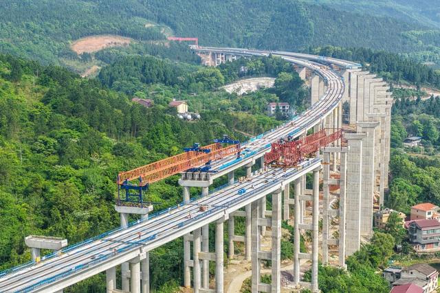 湖南双牌：零道高速建设正酣