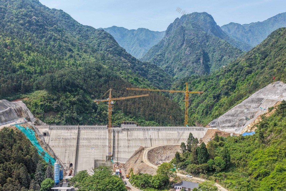 2026年4月26日，湖南省永州市道县寿雁镇深田村，干里水库建设现场一派繁忙。