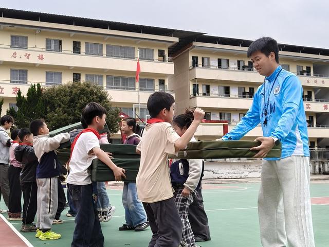 体育教学 送教下乡