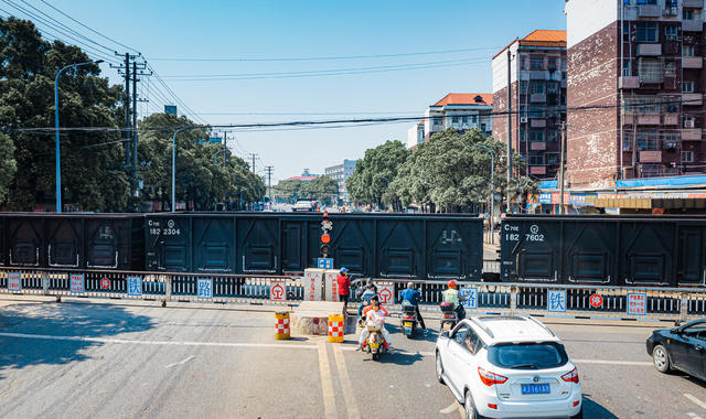 岳阳城陵矶路口铁路闸口 岳阳交通 岳阳城市交通 岳阳城市航拍 岳阳火车 岳阳城市发展
