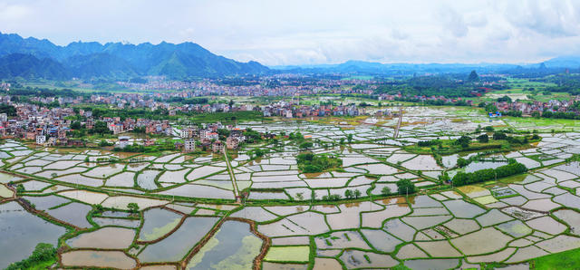 蓝山：田园如画