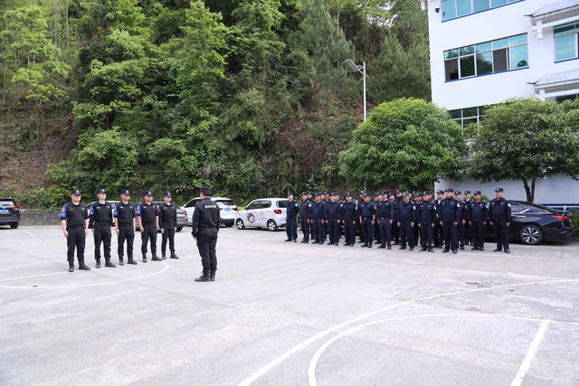 警察 大练兵 队列 最小单元作战