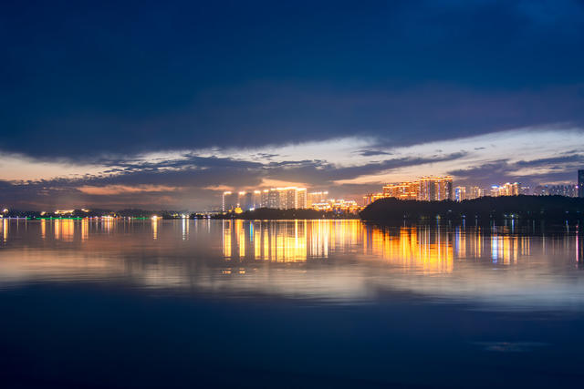 岳阳；岳阳楼区；南湖；日落