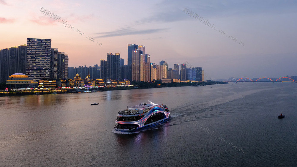 夜游湘江