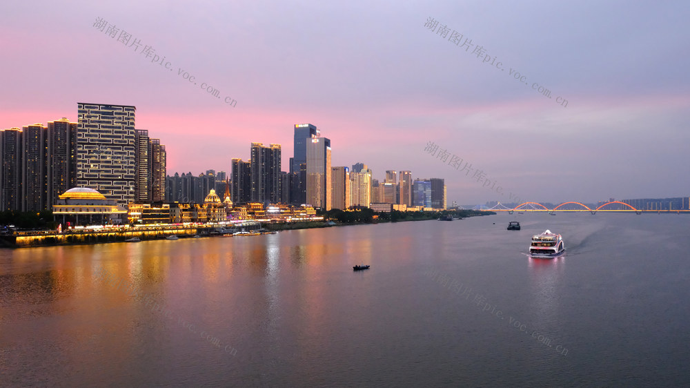 夜游湘江