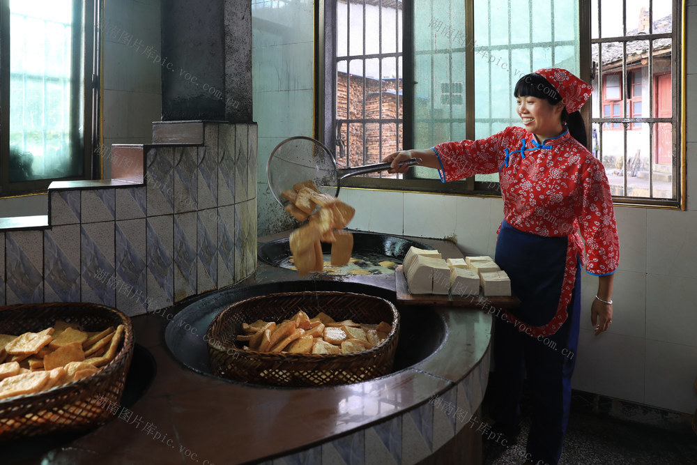 江坪  油豆腐