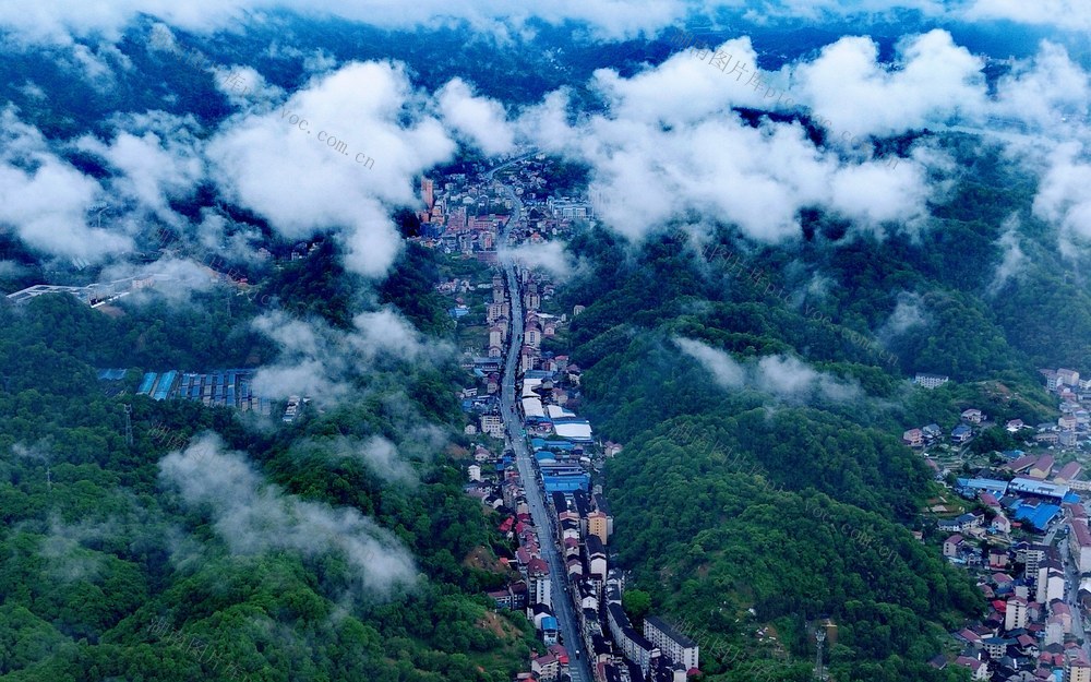 山青水秀