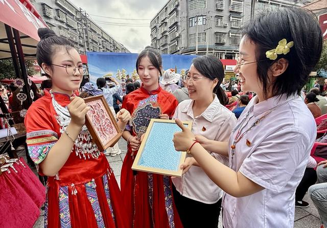 通道：全国职业教育活动周启动
