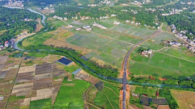湖南 常宁 田园 青山 民居  河流 道路 美景
​