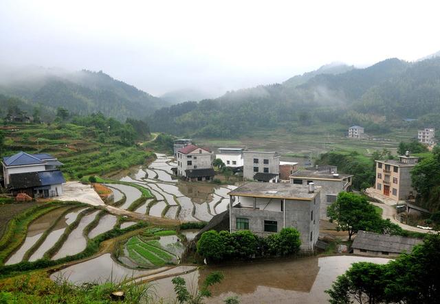 梯田  蓄水  弹奏