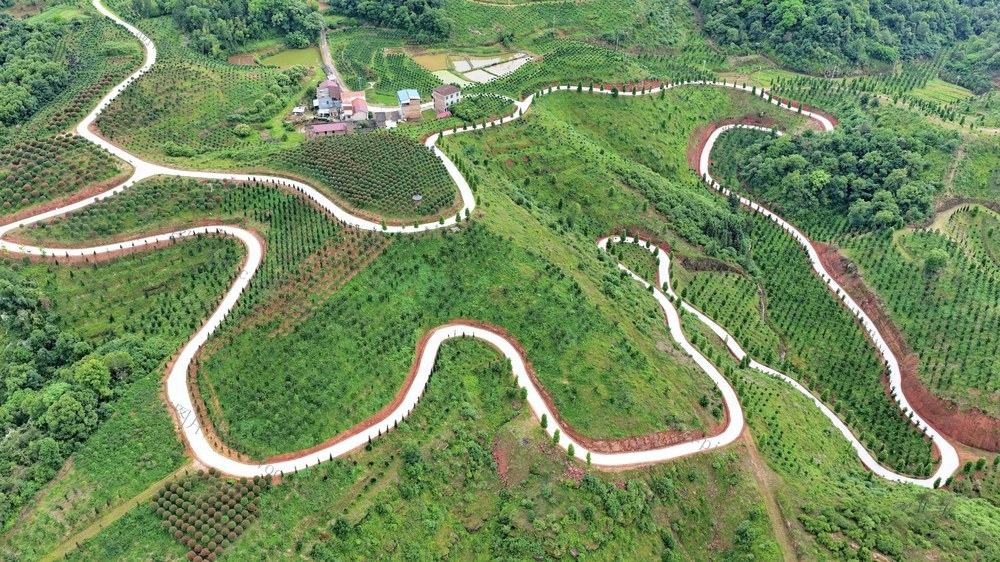  常宁 公路 山峦村庄 树木 美景