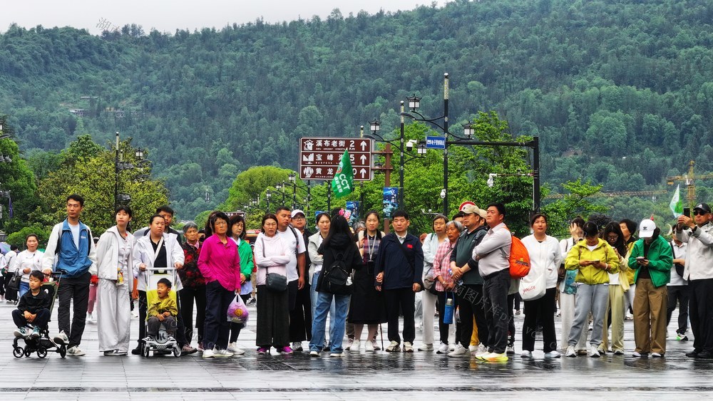 张家界 中国旅游日  外国游客 美好山河