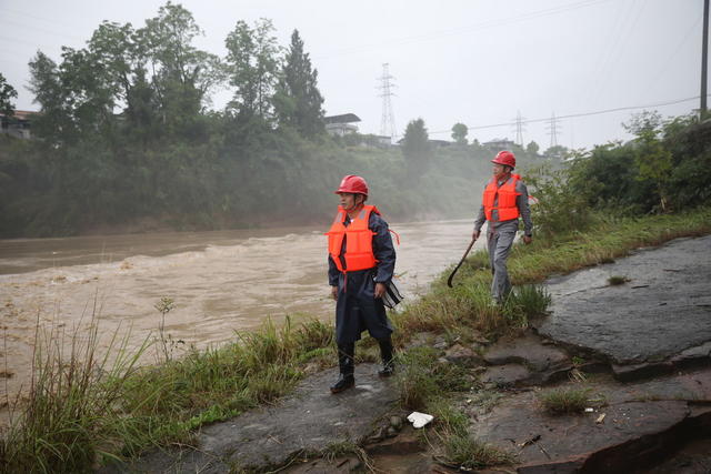  湘西龙山 暴雨 特巡  保供电