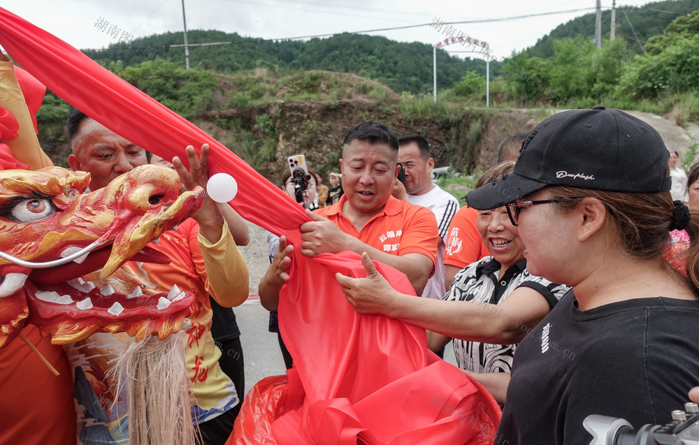 云端神龙，披红出征