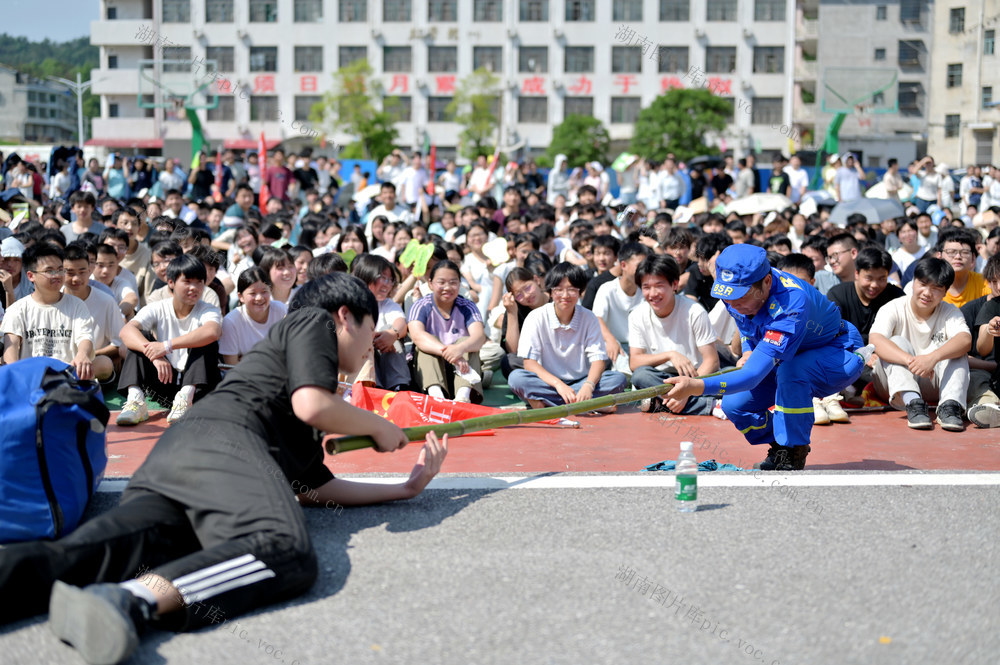 安全  暑假  防溺水  宣传  自救