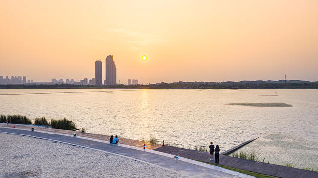 长沙松雅湖日落全景航拍 长沙日落风光 长沙县 长沙城市自然风光 长沙航拍