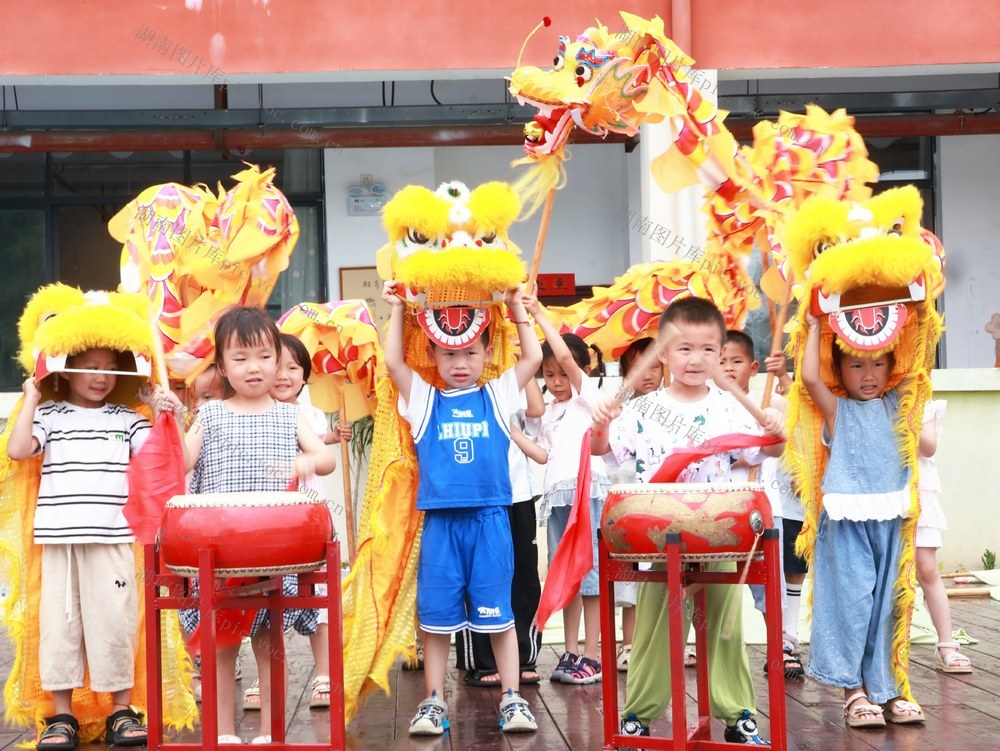  多彩活动迎“六一”