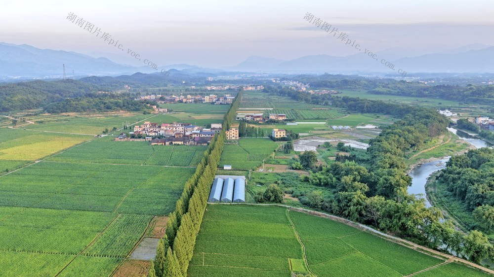 常宁 长江村 田园 村道 河流 远山 村庄