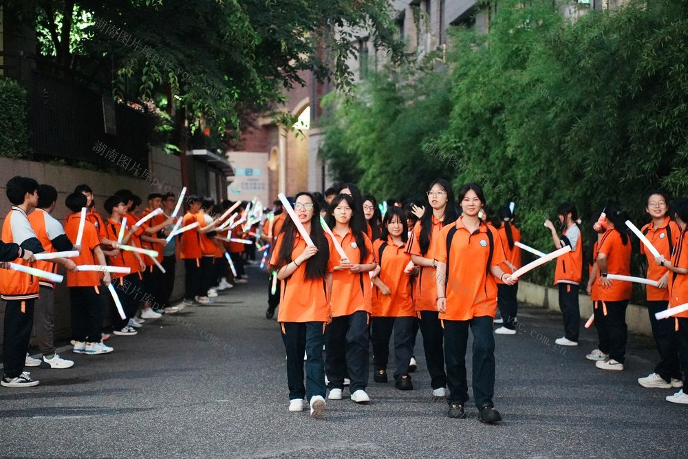 高考、送考、学校、出征、助考