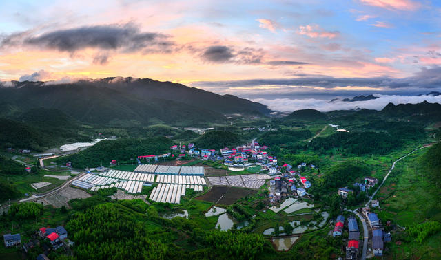 郴州市  苏仙区   暴雨  王仙岭   五盖山  云海  湘南  水墨丹青 
  云海画卷  仙境 