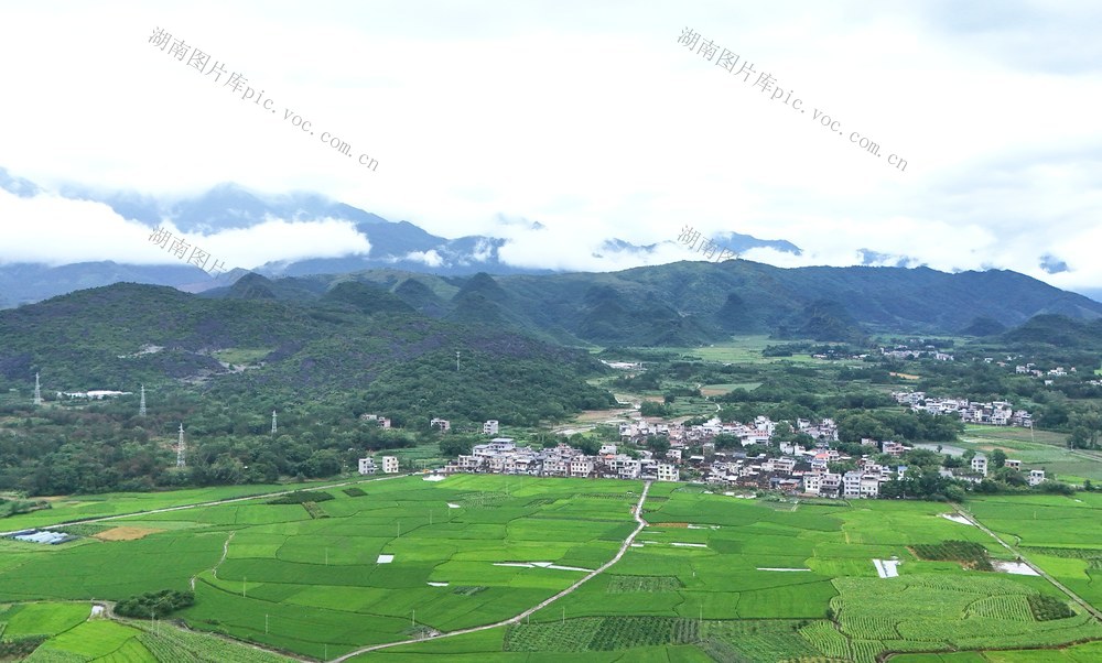   雨后瑶乡入画来