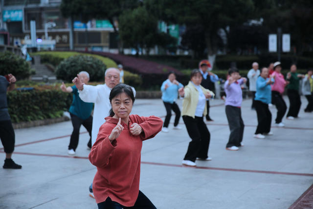 罗霄广场  清晨的每天 大极等 全民健身  中国氧都 长寿桂东