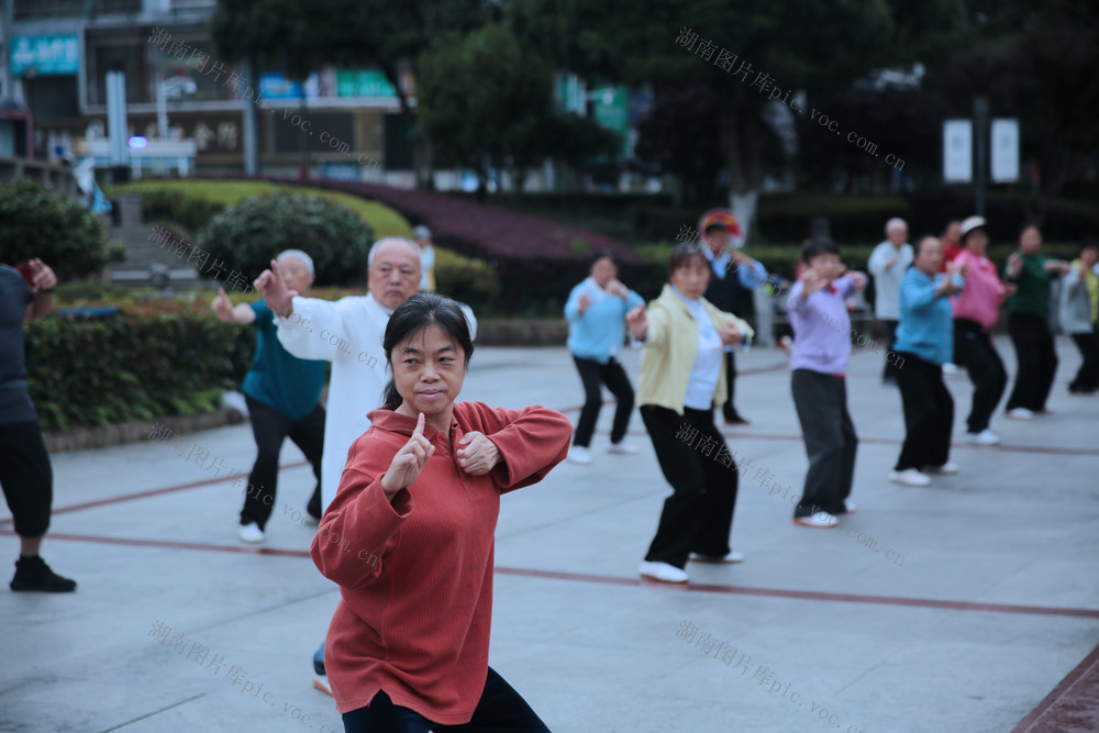 罗霄广场  清晨的每天 大极等 全民健身  中国氧都 长寿桂东